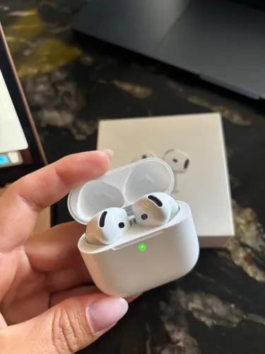 AirPod 4 com cancelamento de ruído