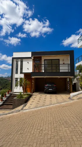 Casa Salvaterra 400m², 4 suites (1 master) + Piscina Borda Infinita | Cond. Barcelona