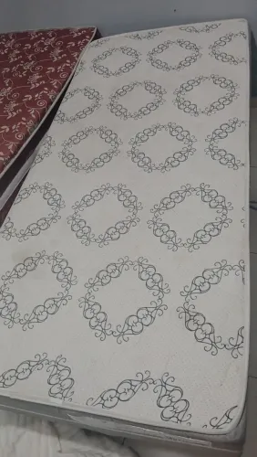 Duas camas box solteiro