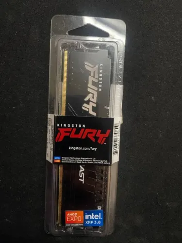 Memória RAM Kingston Fury Beast, 16GB, 5600MT/s, DDR5, CL36 - KF556C36BBE-16