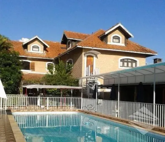 Sobrado com 6 dormitórios à venda, 830 m² - Estiva - Taubaté/SP