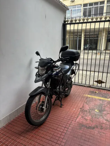 XRE 190 2021 com acessórios