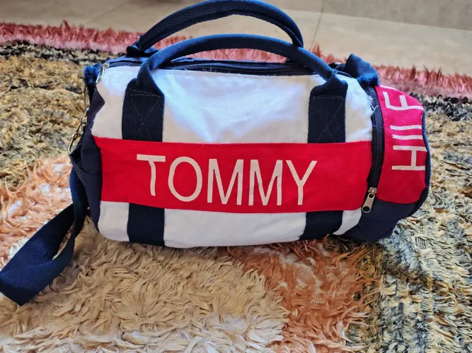 Bolsa linda porém com detalhes