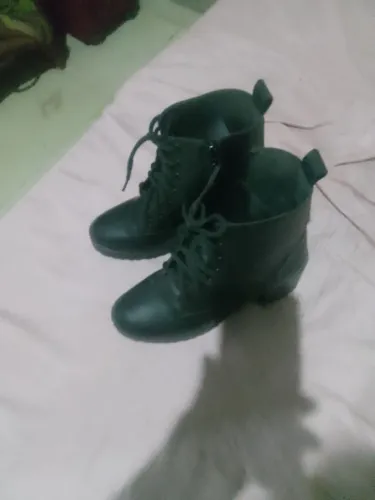 Bota coturno linda