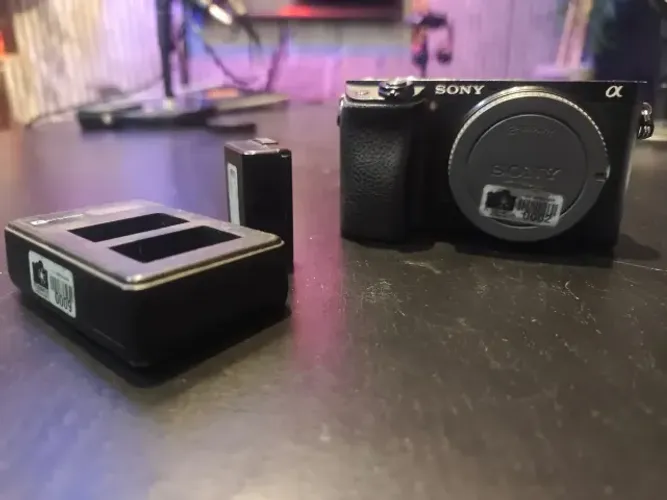Câmera A6300 4k + Baterias + Carregador + Cartão 128gb + Lente 18-55