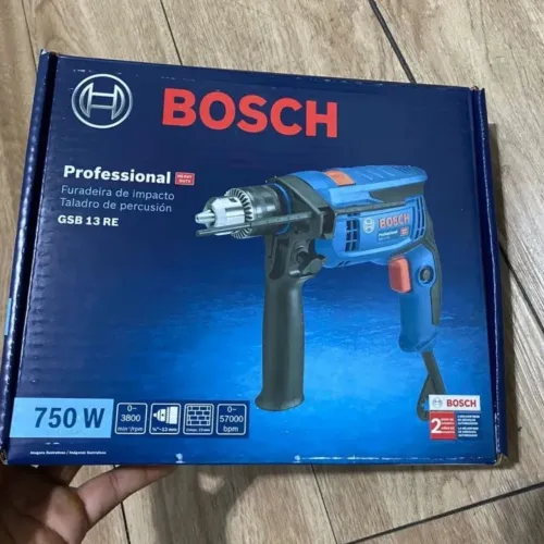 Furadeira Bosch 750W nova