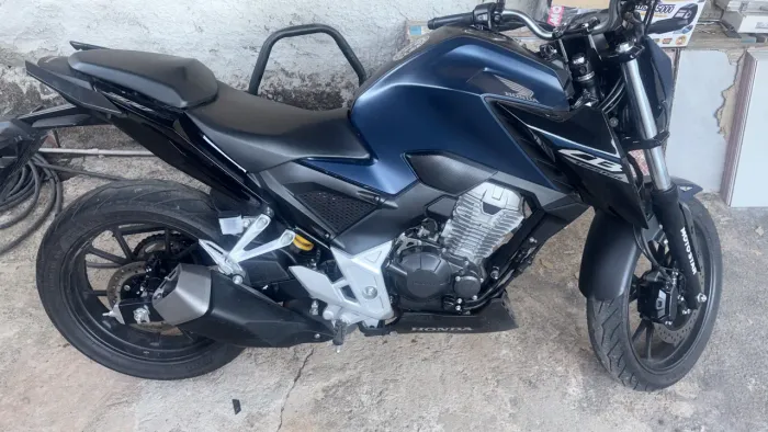Moto super nova só pegar e andar moto sem detalhes.