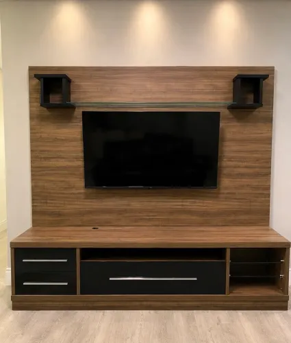 Painel e Rack para TV em Madeira Maciça