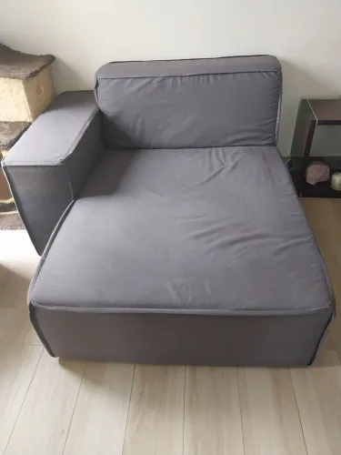 Sofa modelo chaise marca Oppa modelo Marau