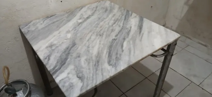 Mesa (não tem cadeiras)