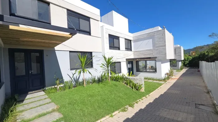 Casa para venda com 182 metros quadrados com 3 quartos