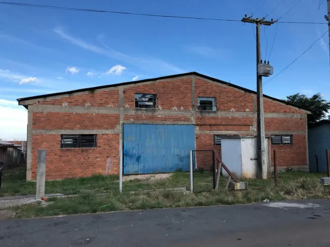 Ótimo pavilhão no bairro Várzea Grande em Gramado!