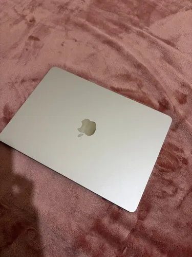 Macbook M5