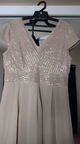 Vendo vestido de festa