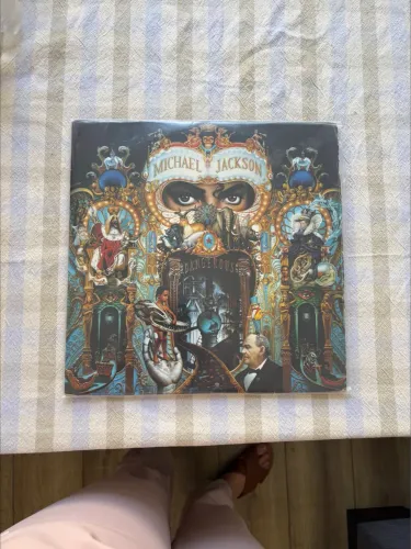 Discos - Dagerous do Michael e dois Be gees