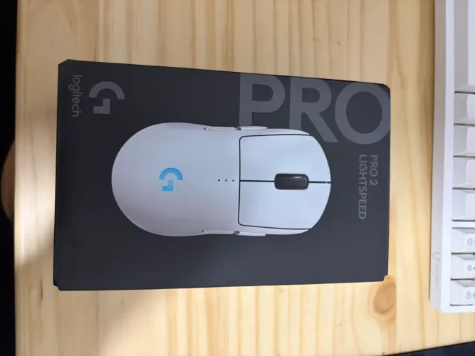 Mouse Gamer Logitech g pro 2 LIGHTSPEED para destros e canhotos