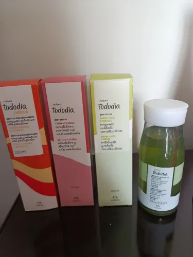 Produtos Natura - Body Splash e sabonete líquido