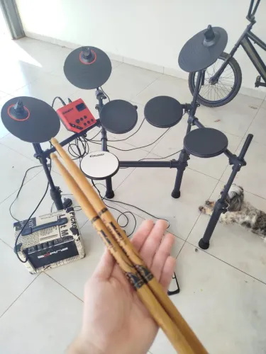 Vendo Bateria Eletrônica
