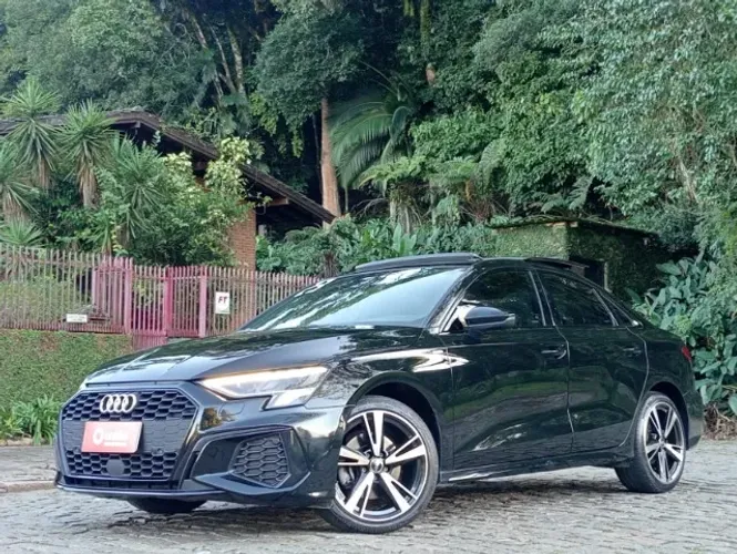 Audi A3 Sed. Perform. Black 2.0 TFSI S-tronic 2023