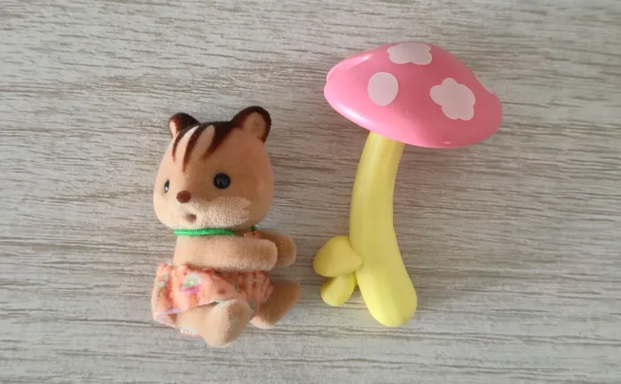 Sylvanian Families Bebê Esquilo Blind Bag Floral