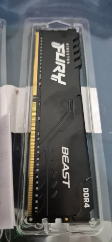 VENDO MEMÓRIA DDR4 16 GB SEMI NOVA