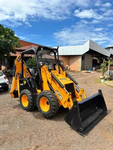 Mini Retro Escavadeira JCB 1CX  Ano 2011 tração 4x4