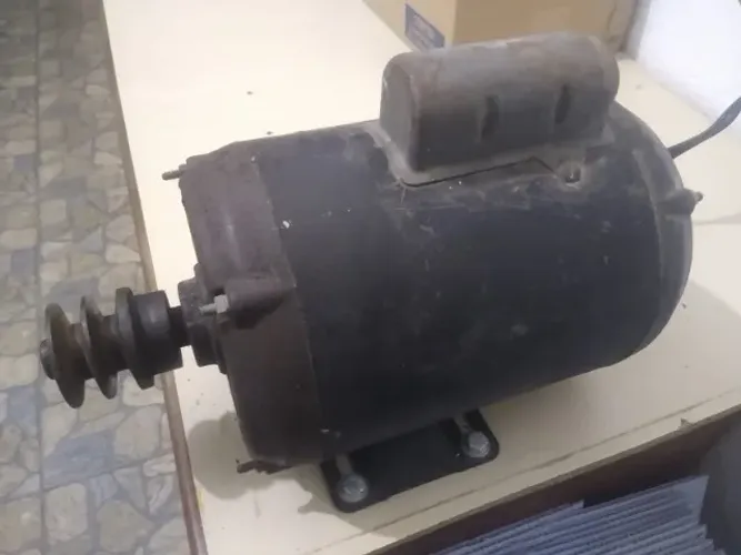 MOTOR ELÉTRICO MONOFÁSICO WEG 1 CV - 110/220 V