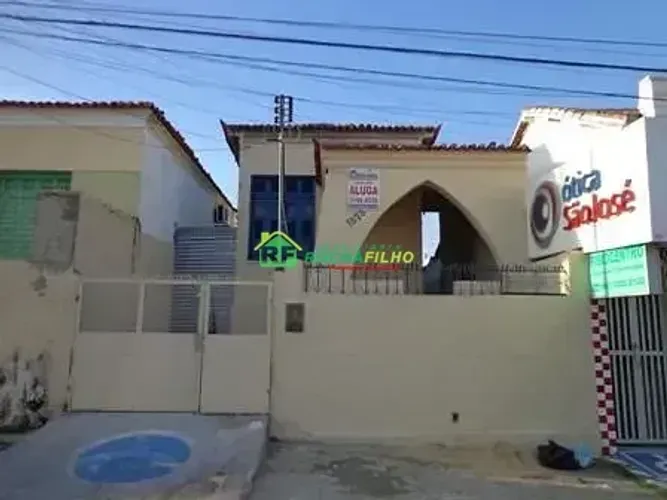 Casa com 3 dormitórios. 300 m² - venda por 650000,00 ou aluguel por R$ 2000,00/mês - Centr