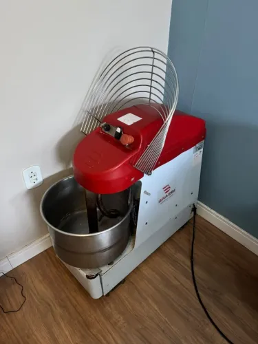 Masseira Amassadeira Espiral Braesi 15kg 2 Velocidades 220V Seminova
