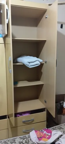 Guarda roupas so precisa de ajustes esta mto firme ainda