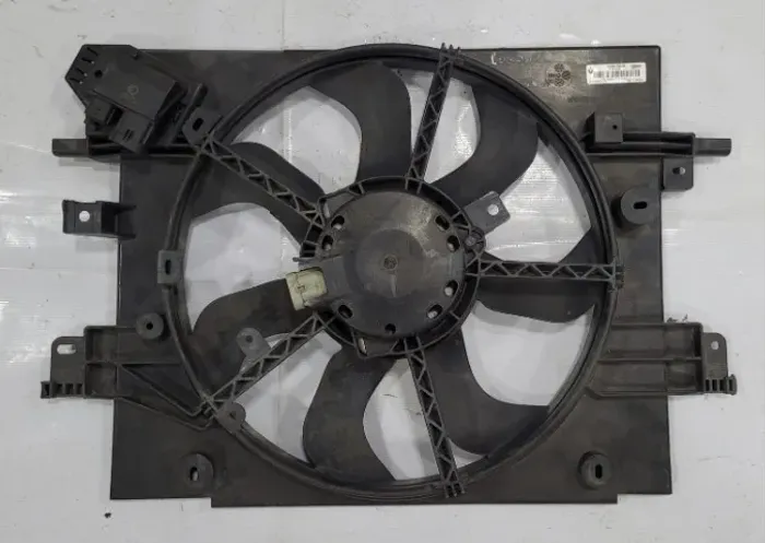 Defletor ventoinha Renault Logan Sandero 1.6 2014 a 2019 214817904R