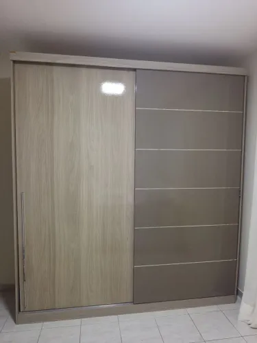 Guarda roupa casal.