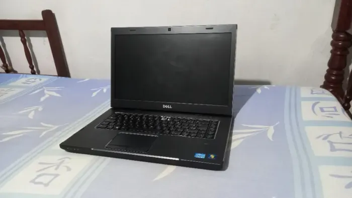 Notebook Dell Vostro 15,6''  / Ram 4 Gb / Hdd 500 Gb Usado Notebook