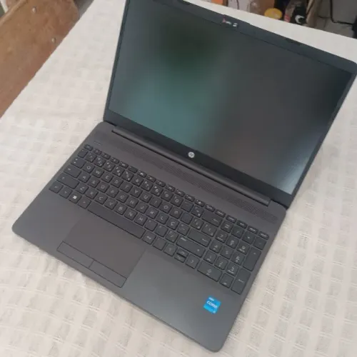 Notebook - Ótimo estado - HP 250 G8 - 16GB Ram - 1TB Espaço SSD M.2 - i5 11° Geração - W11