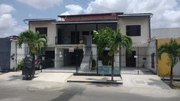 Casa em condomínio fechado 2 quartos e vaga de garagem