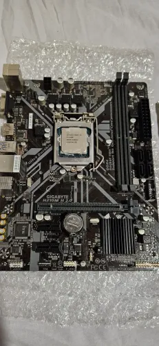 Kit Placa-mãe GIGABYTE H310M H 2.0 / I3 - 9100F