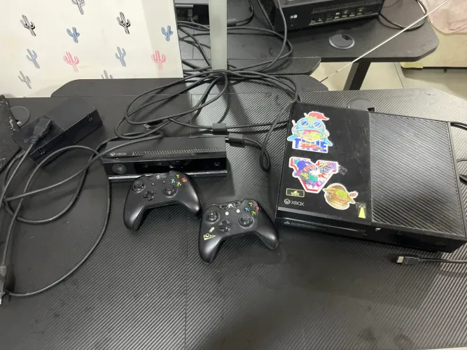 Vendo Xbox one com kinetc