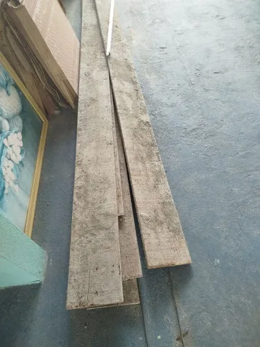 Vende-se Tábua Para Construção