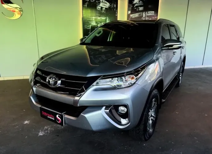 Toyota Hilux SW4 SR 4X2 2.7/ 2.7 Flex 16V Aut. 2017