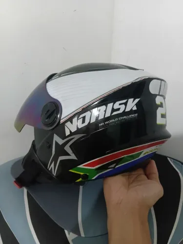 capacete aberto norisk personalizado com intercomunicador e viseira camaleão