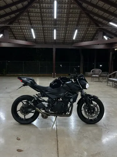 Kawasaki Z400 montada