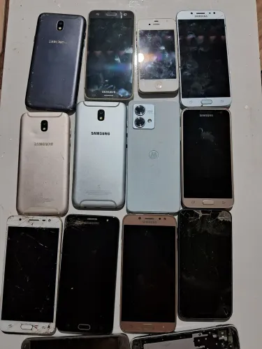Vendo diversos celulares pra concerto ou retirada de peças 