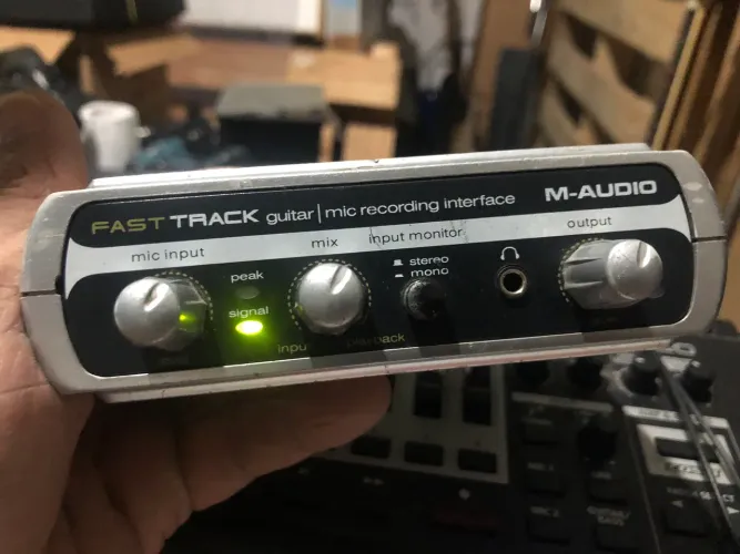 Interface Fast Track Guitar- M- Audio