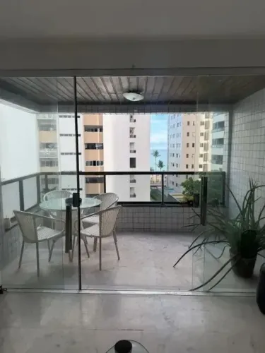 CLÁSSICO APARTAMENTO NO MELHOR TRECHO PRAIA-2 VAGAS SOLTAS