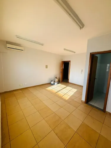 Sala em prédio fechado com ar condicionado - SCIA