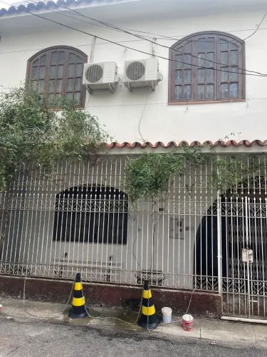 Casa de 2 pavimentos na Vila Alda, bairro Nazaré