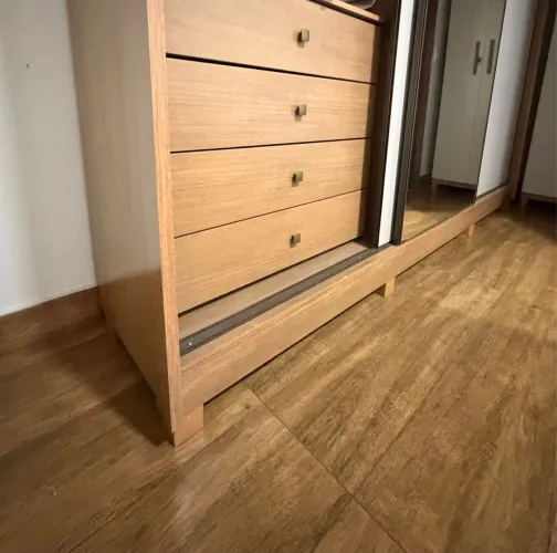 Vendo guarda-roupas