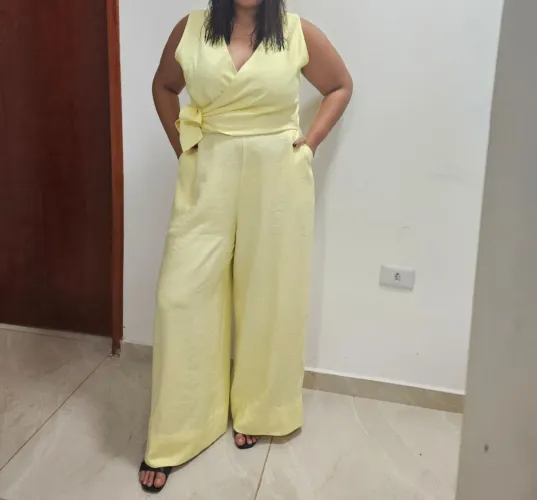 Macacão amarelo