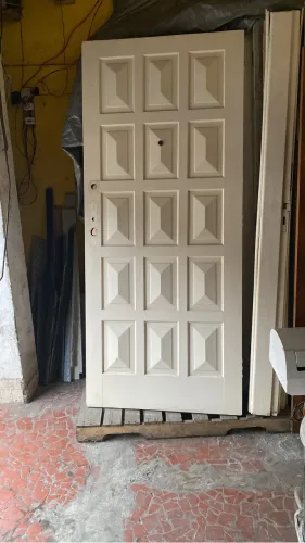 PORTAS DE MADEIRA