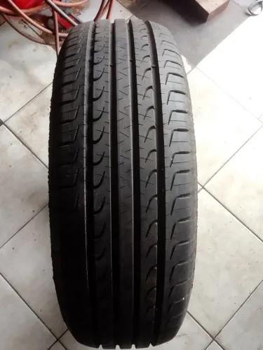 Peneu aro 17 215/60R17 do carro Creta 